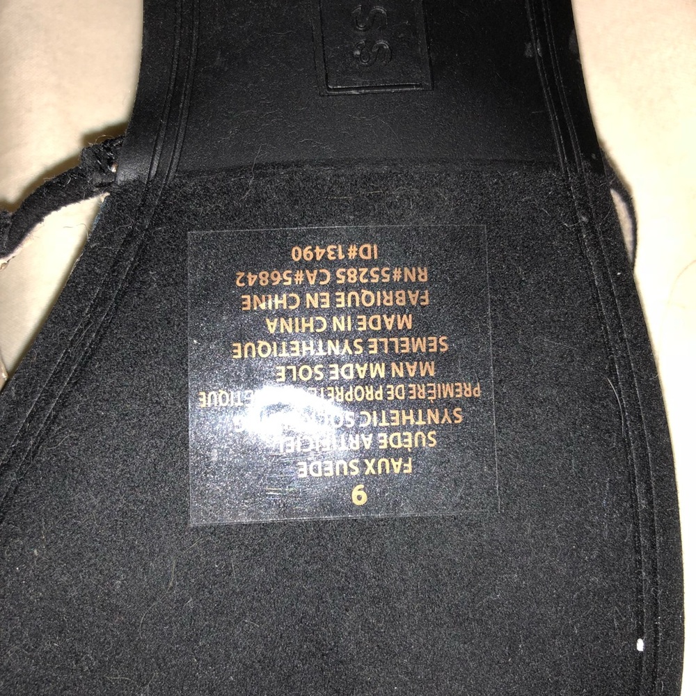 Express Sandals - Picture 4 of 4